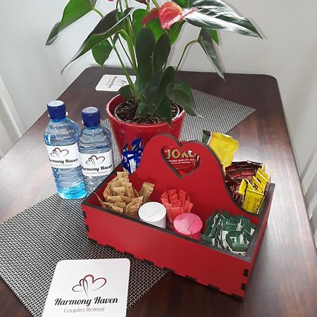 Harmony Haven Couples Retreat Apartment อมันซิมโทที ภายนอก รูปภาพ