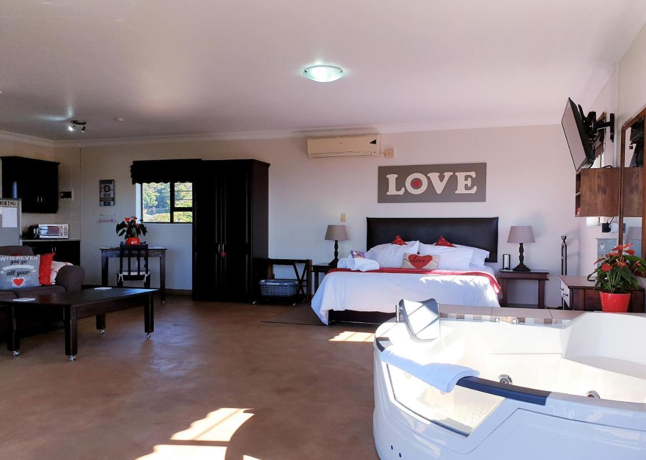 Harmony Haven Couples Retreat Apartment อมันซิมโทที ภายนอก รูปภาพ