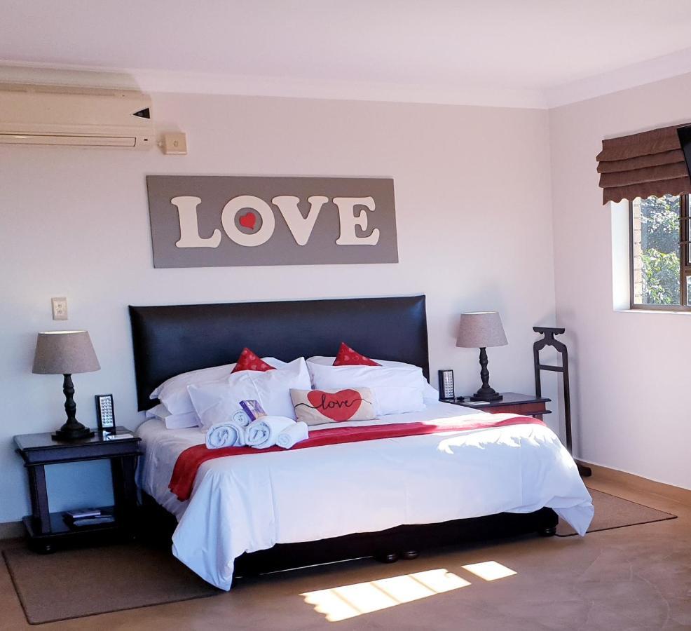 Harmony Haven Couples Retreat Apartment อมันซิมโทที ภายนอก รูปภาพ