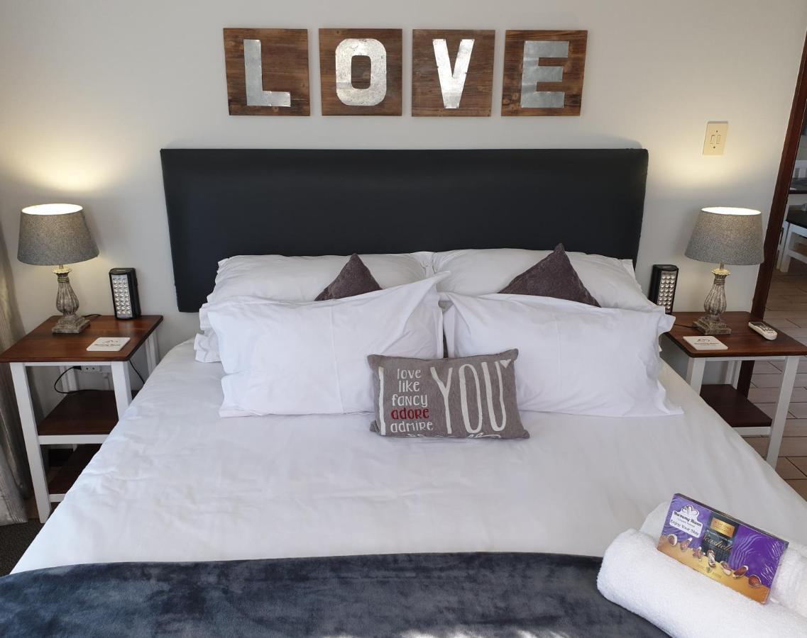 Harmony Haven Couples Retreat Apartment อมันซิมโทที ภายนอก รูปภาพ