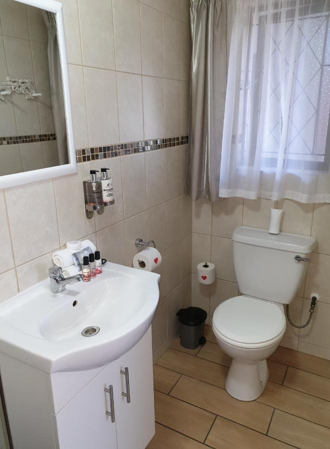 Harmony Haven Couples Retreat Apartment อมันซิมโทที ภายนอก รูปภาพ