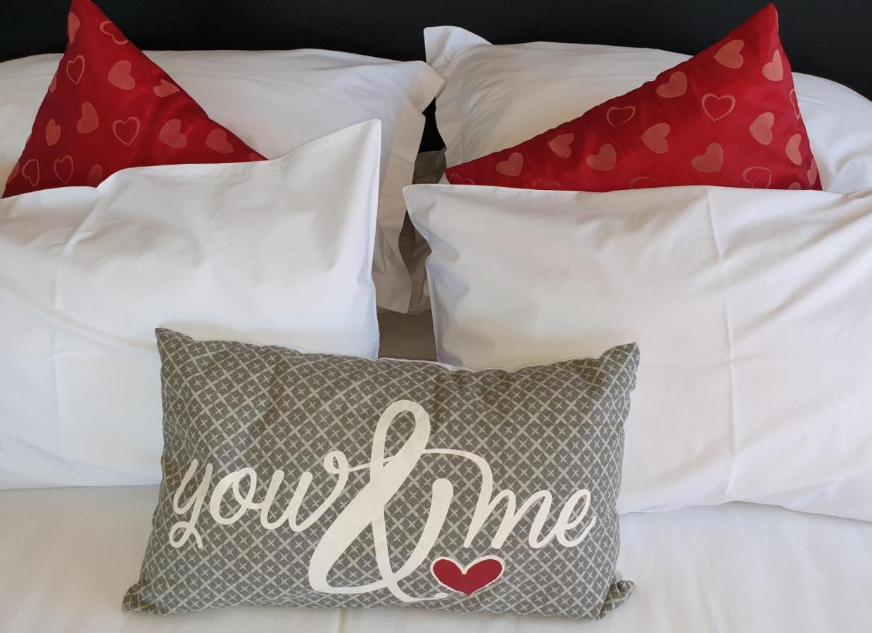 Harmony Haven Couples Retreat Apartment อมันซิมโทที ภายนอก รูปภาพ