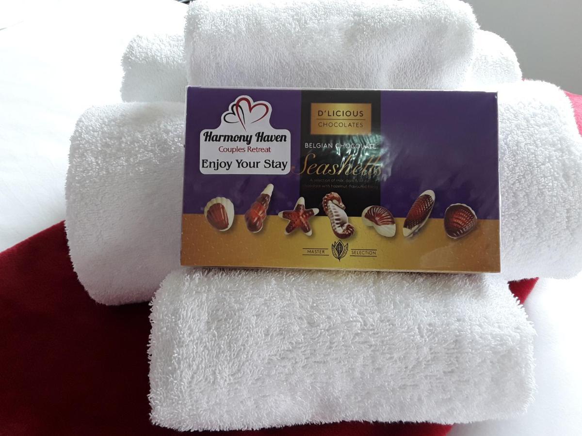 Harmony Haven Couples Retreat Apartment อมันซิมโทที ภายนอก รูปภาพ