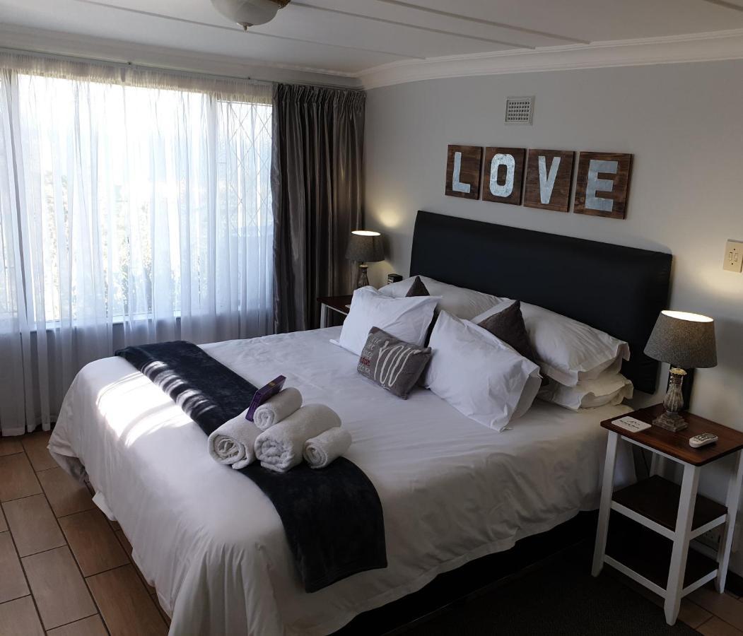 Harmony Haven Couples Retreat Apartment อมันซิมโทที ภายนอก รูปภาพ