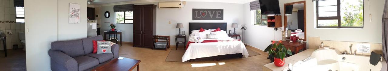 Harmony Haven Couples Retreat Apartment อมันซิมโทที ภายนอก รูปภาพ